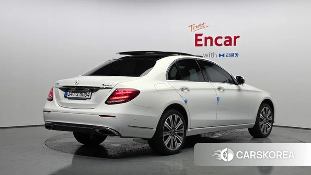 Mercedes-Benz E-Class W213 2020 Белый из Кореи