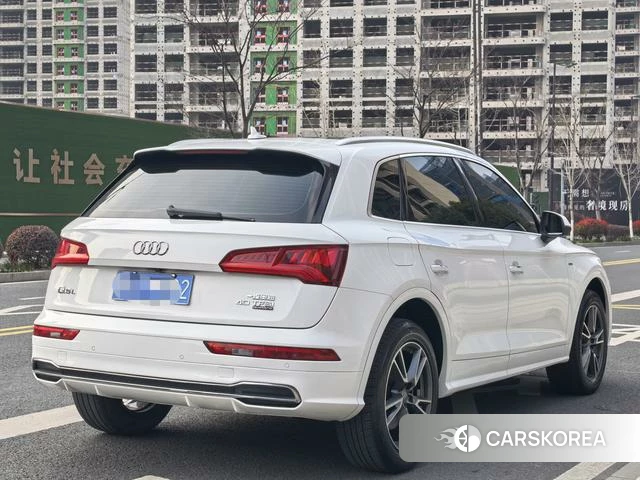 Audi Q5L 2019 Белый из Китая