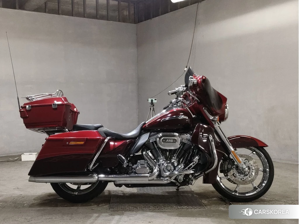 Проданный Harley-Davidson Street Glide FLHXSE1800 CVO 2012 из Японии, фото 2