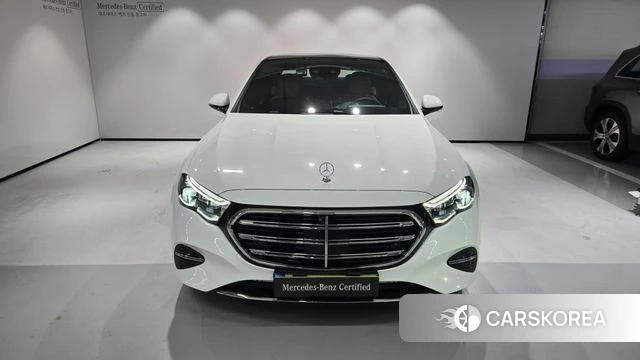 Mercedes-Benz E-Class W214 2026 Белый из Кореи