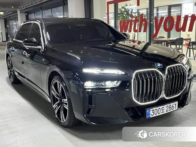 BMW 7 Series (G70) 2025 Черный из Кореи