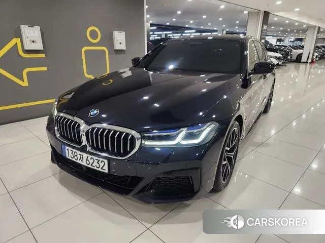 BMW 5 Series (G30) 2023 Черный из Кореи