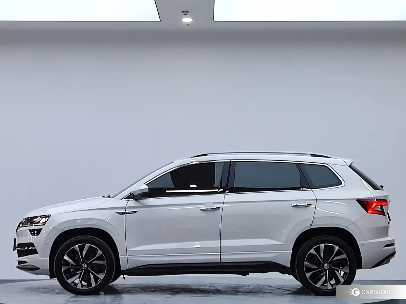 Skoda Krok 2023 Белый из Китая