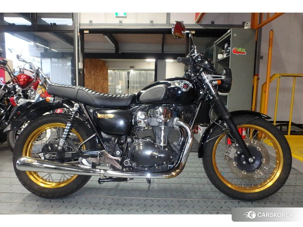 Проданный Kawasaki W800 SE 2012 из Японии