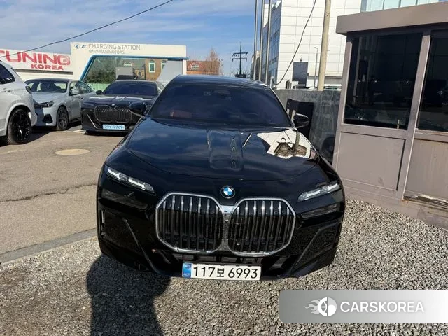 BMW 7 Series (G70) 2024 Черный из Кореи