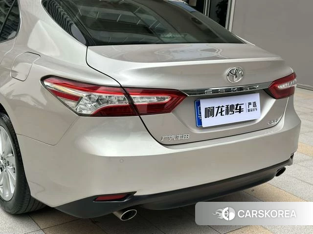 Toyota Camry 2021 Серебристо-серый из Китая