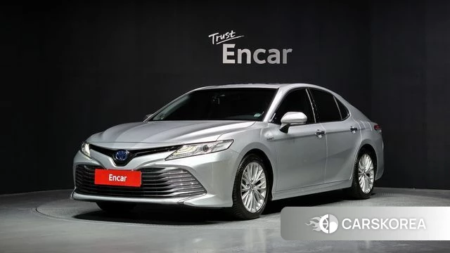 Toyota Camry (XV70) 2018 Серебряный из Кореи