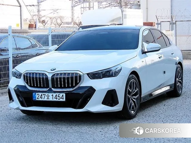 BMW 5 Series (G60) 2025 Белый из Кореи