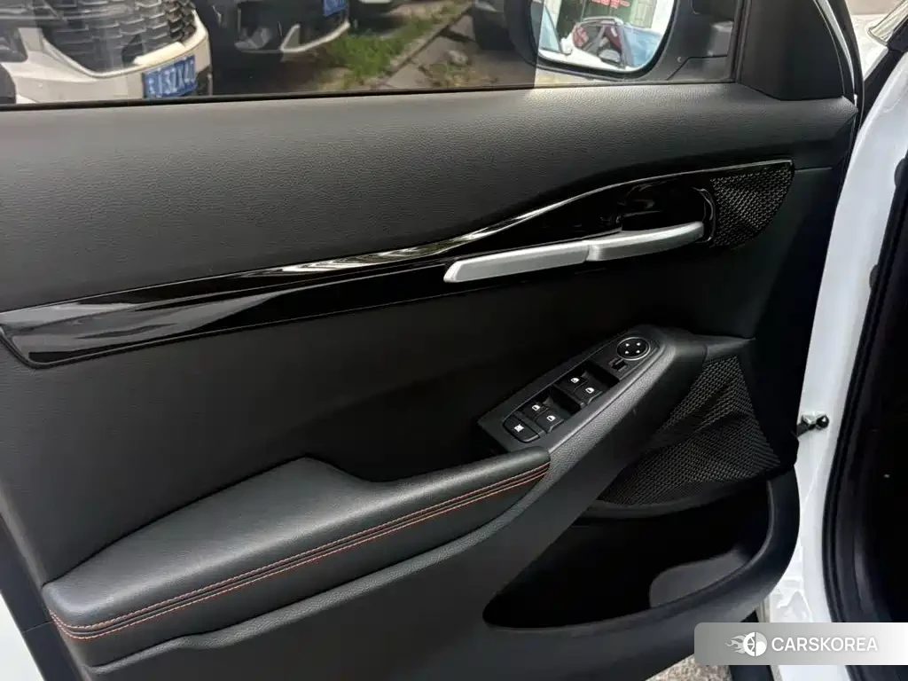Kia Seltos 2023 Белый из Китая