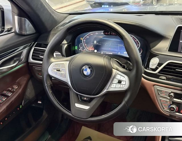 BMW 7 series 2021 Серебристо-серый из Китая