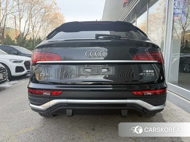 Audi Q5L Sportback 2021 Черный из Китая