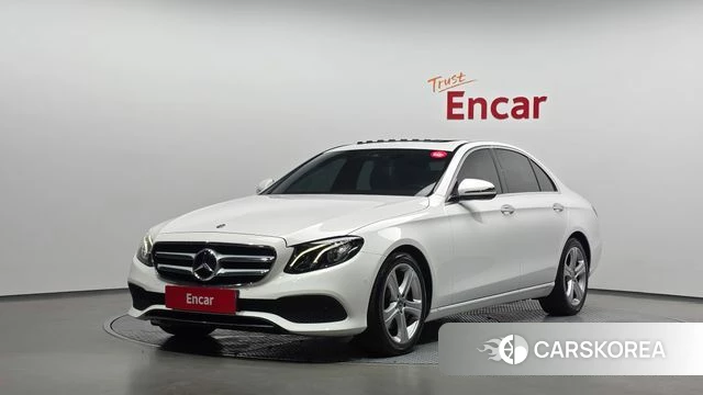 Mercedes-Benz E-Class W213 2018 Белый из Кореи