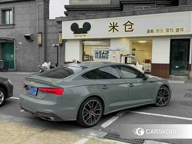 Audi A5 2021 Темно-серый из Китая