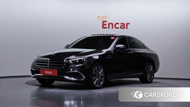 Mercedes-Benz E-Class W213 2023 Серый из Кореи