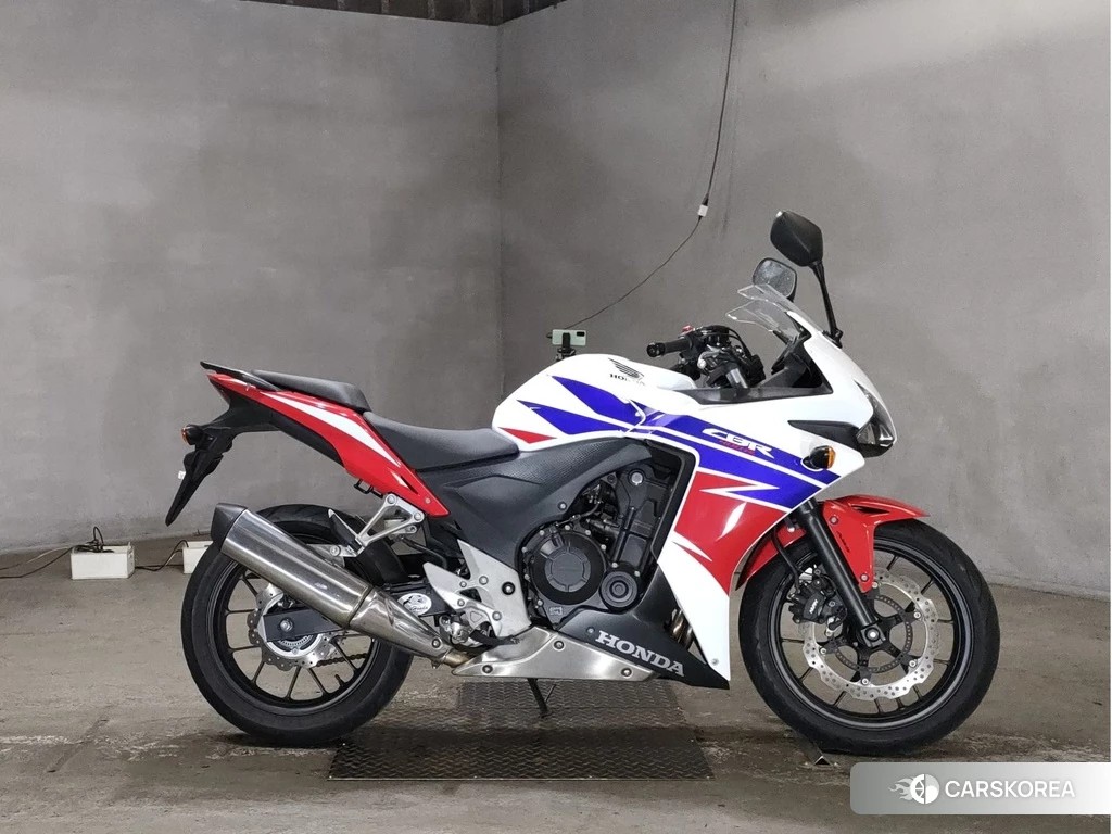 Проданный Honda CBR400R 2014 из Японии