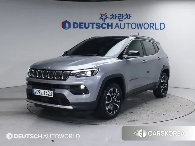Jeep Compass 2nd Generation 2022 Серебристо-серый из Кореи