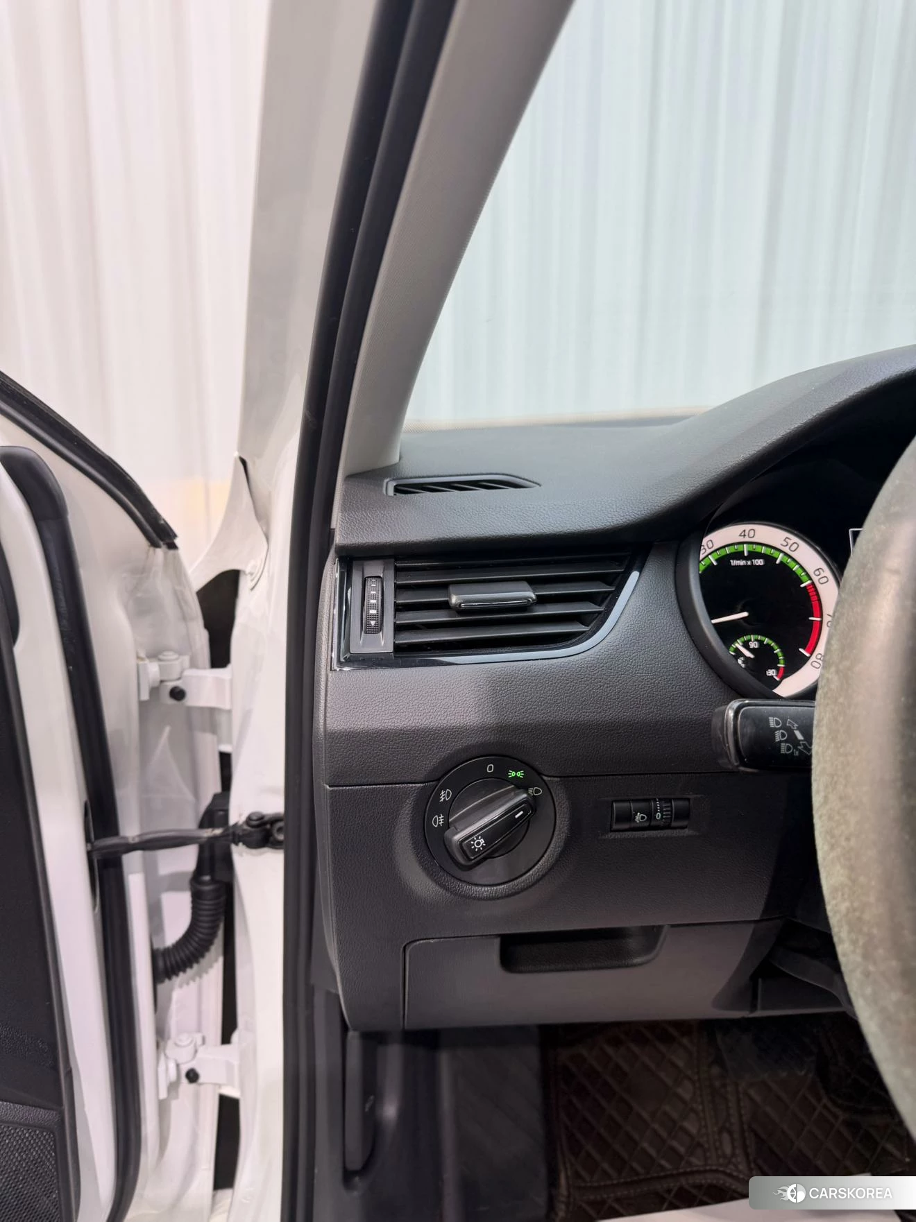 Skoda Octavia 2022 Белый из Китая