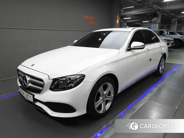 Mercedes-Benz E-Class W213 2018 Белый из Кореи