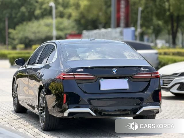 BMW 5 series 2024 Черный из Китая