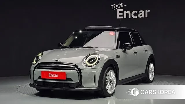 Mini Cooper 2022 Серебристо-серый из Кореи