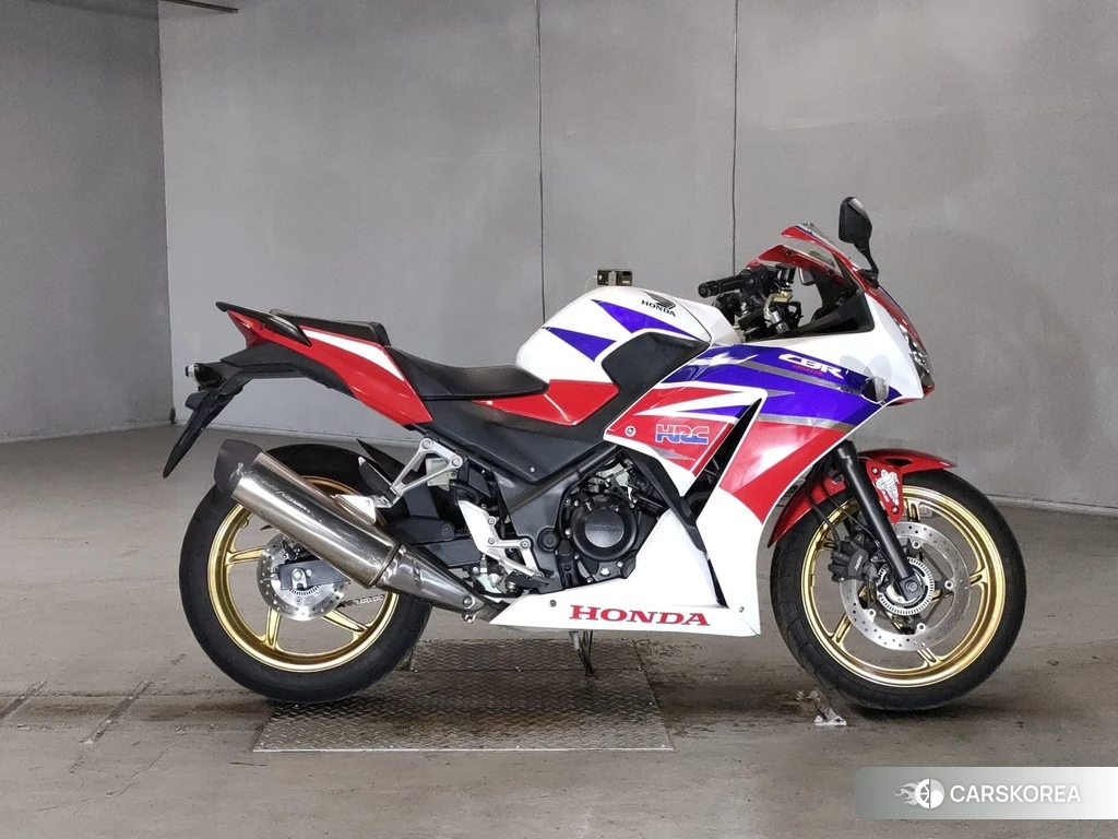 Проданный Honda CBR250R 2015 из Японии