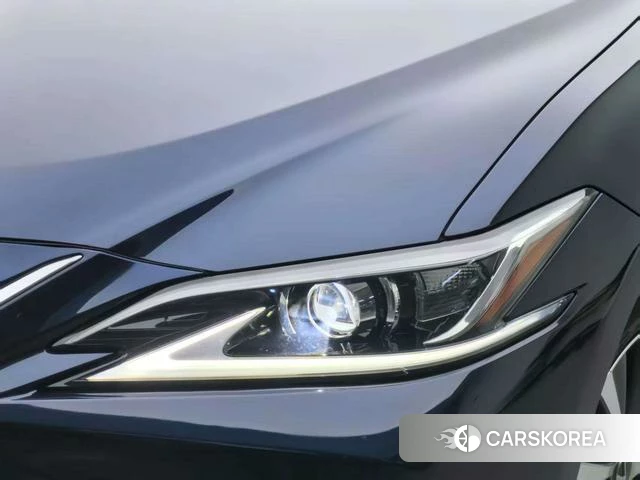 Lexus ES 2019 Синий из Китая
