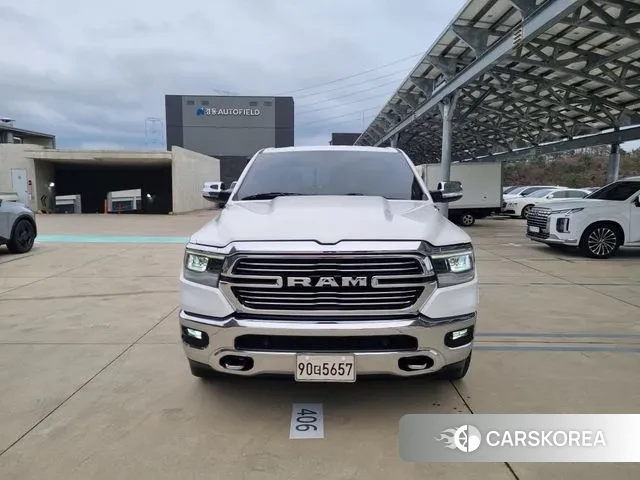 Dodge Lampicup 2019 Белый из Кореи