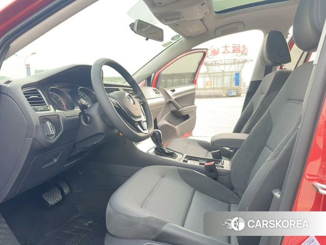 Volkswagen Golf 2019 Красный из Китая