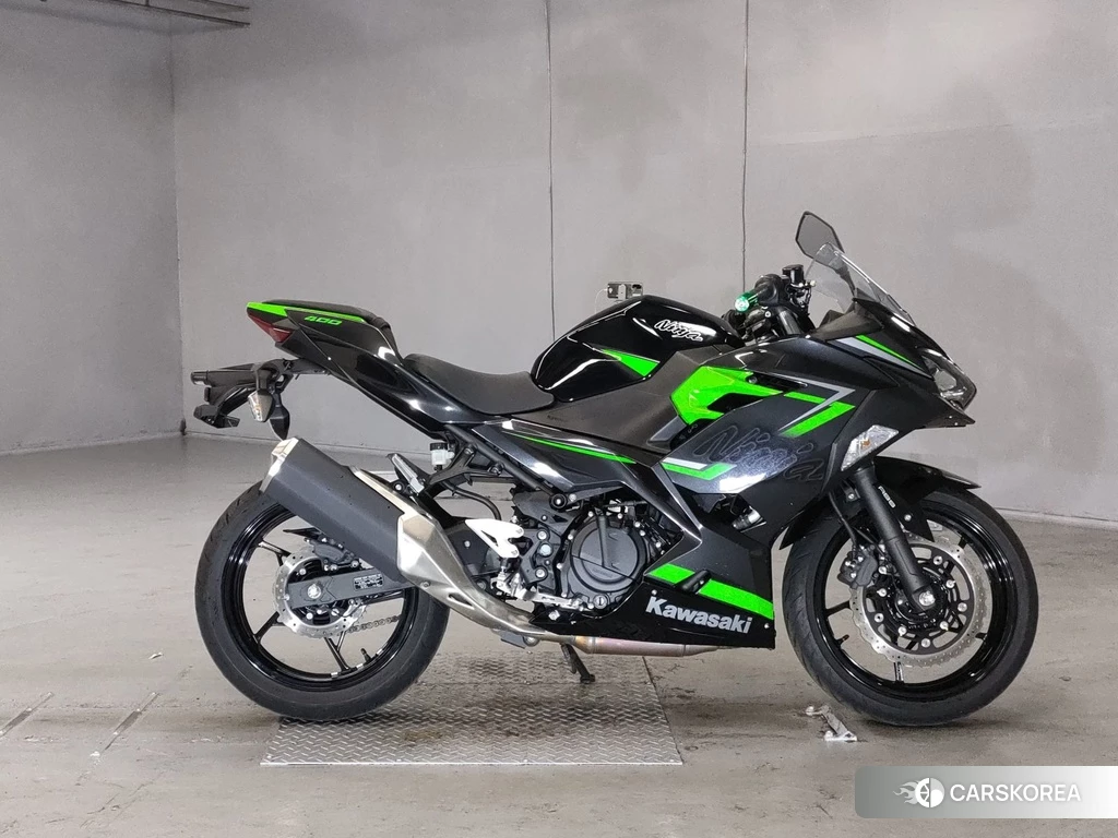 Проданный Kawasaki NINJA 400 2019 из Японии, фото 2