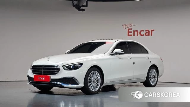 Mercedes-Benz E-Class W213 2022 Белый из Кореи