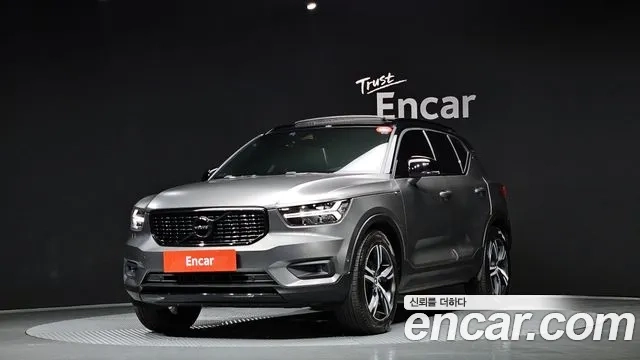 Volvo XC40 2019 Серебристо-серый из Кореи
