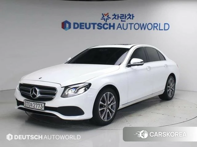 Mercedes-Benz E-Class W213 2019 Белый из Кореи