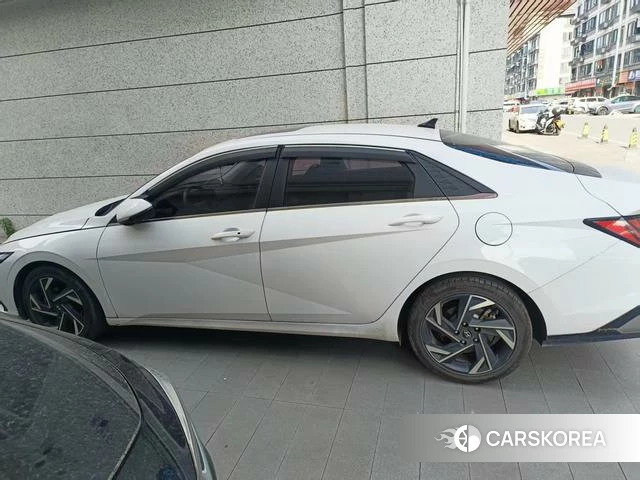 Hyundai Elantra 2024 Белый из Китая