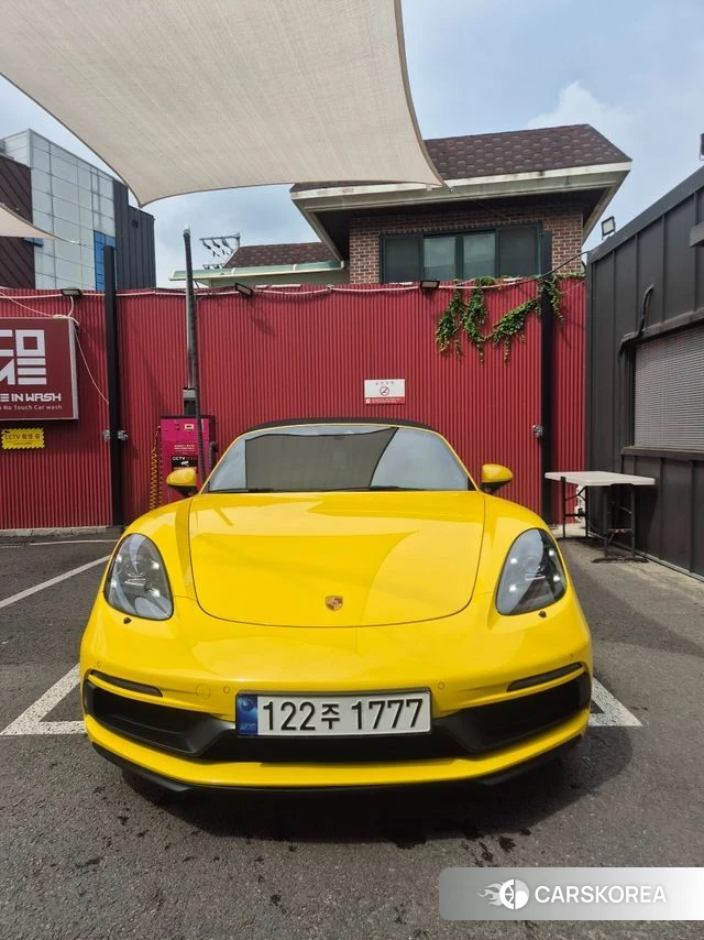 Porsche 718 Boxster 2018 Желтый из Кореи