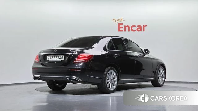 Mercedes-Benz E-Class W213 2020 Черный из Кореи