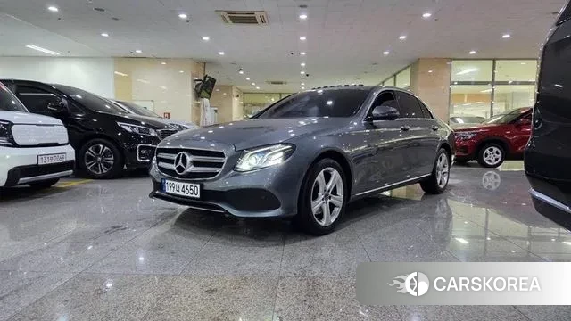 Mercedes-Benz E-Class W213 2018 Серый из Кореи