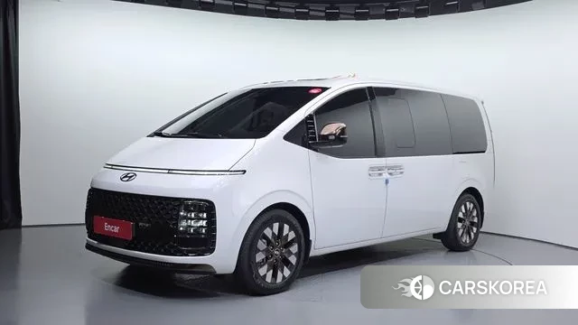 Hyundai Staria 2023 Белый из Кореи