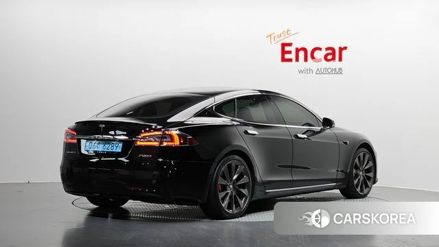 Tesla Model S 2019 Черный из Кореи