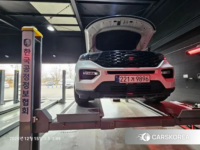 Ford Explorer 6th Generation 2022 Белый из Кореи