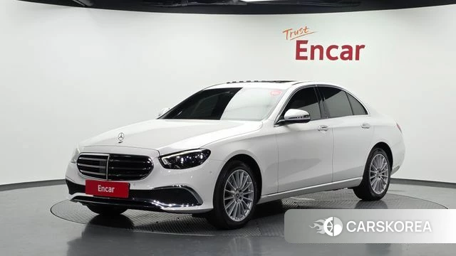 Mercedes-Benz E-Class W213 2021 Белый из Кореи