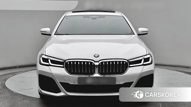 BMW 5 Series (G30) 2021 Белый из Кореи