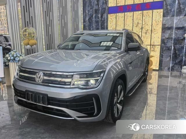 Volkswagen Tourang 2023 Серебристо-серый из Китая