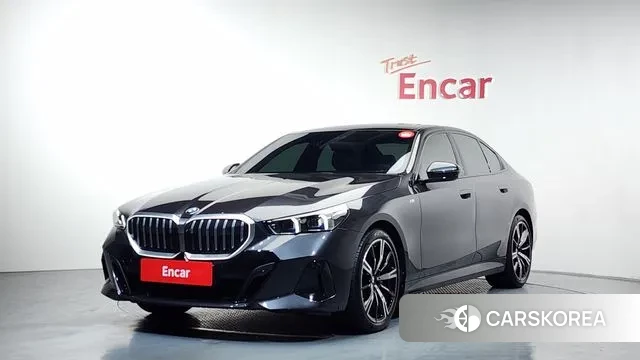 BMW 5 Series (G60) 2023 Серый из Кореи