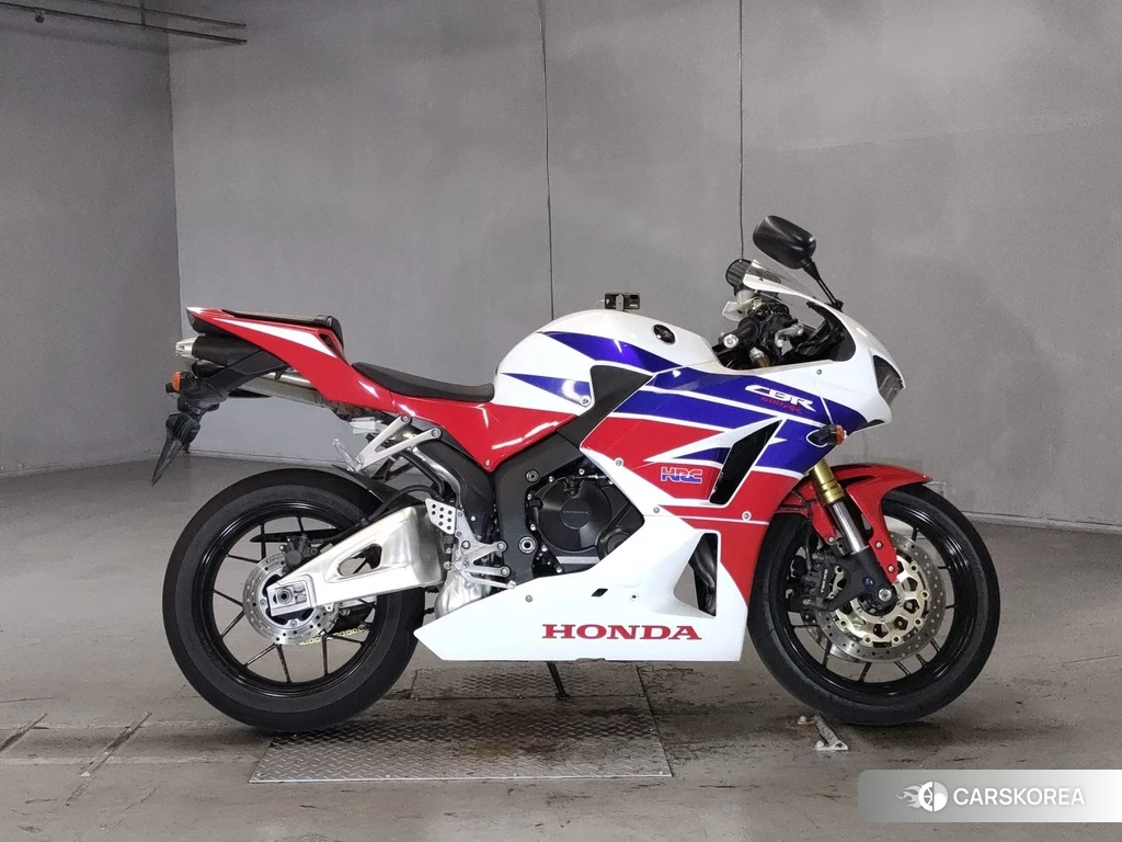 Проданный Honda CBR600RR 2013 из Японии, фото 2