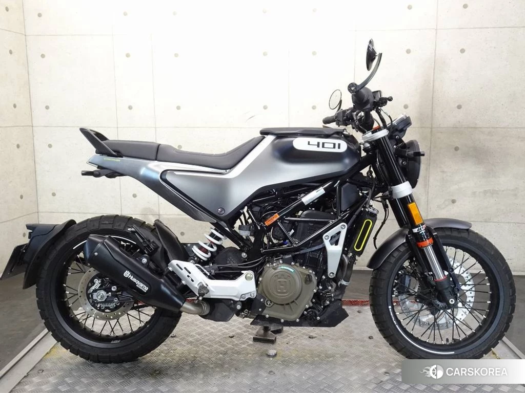 Проданный Husqvarna SVARTPILEN 401 2021 из Японии