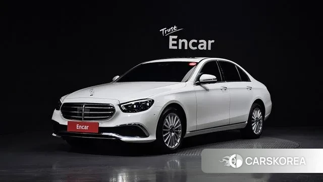 Mercedes-Benz E-Class W213 2023 Белый из Кореи