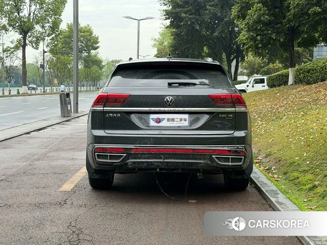 Volkswagen Tourang 2023 Темно-серый из Китая