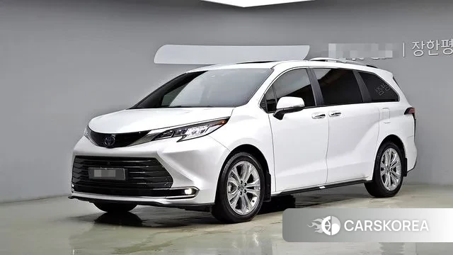 Toyota Sienna 4th Generation 2023 Белый из Кореи