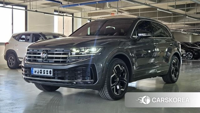 Volkswagen Touareg 3rd generation 2026 Серый из Кореи