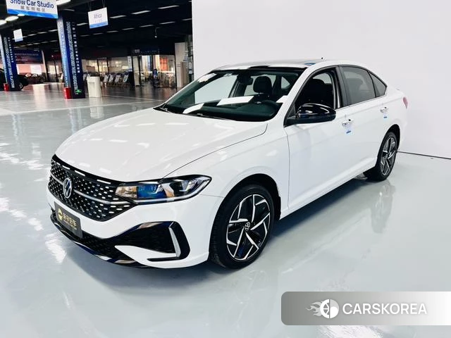 Volkswagen Lavida 2023 Белый из Китая